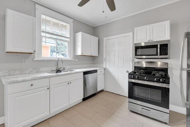 Building Photo - 1720 Independence St