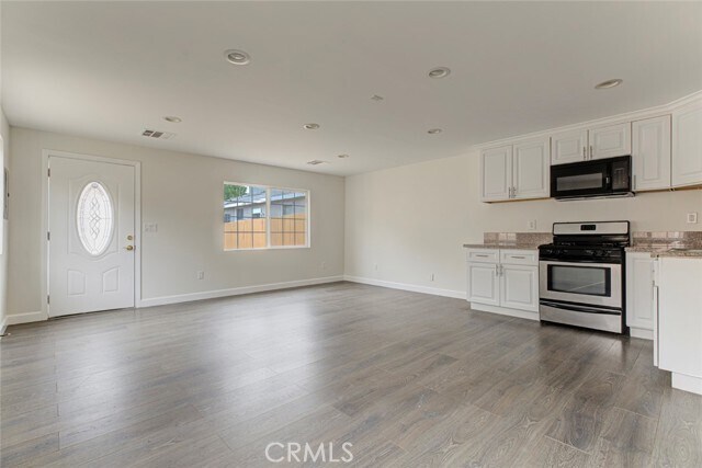 Building Photo - 6861 Yarmouth Ave