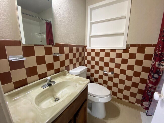 Building Photo - SEPTEMBER  HALF OFF First Month Rent