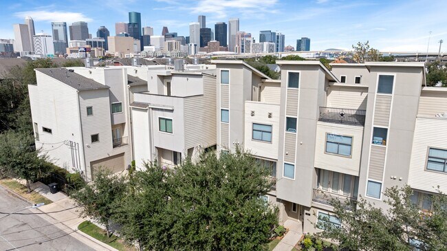 Primary Photo - 2315 McIlhenny St