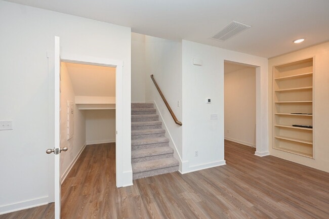 Building Photo - Modern 2024 New Construction in Sage Farms – Steps from Dog Park & Trails!