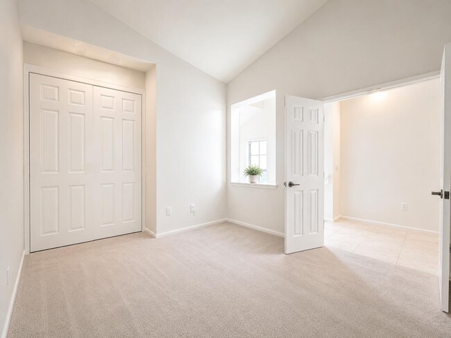 Building Photo - 6560 Villa Sonrisa Dr