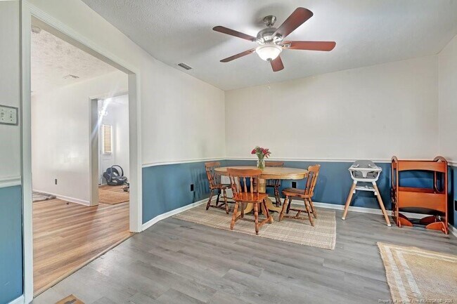 Building Photo - 5487 Bush Ct