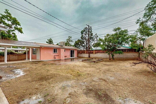 Building Photo - 4109 Comanche Rd NE