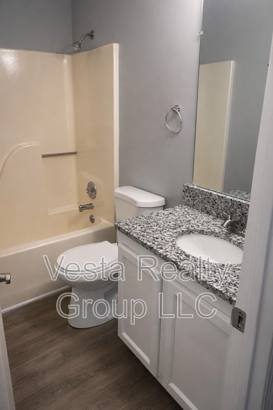 Building Photo - 5650 Waterford Ct