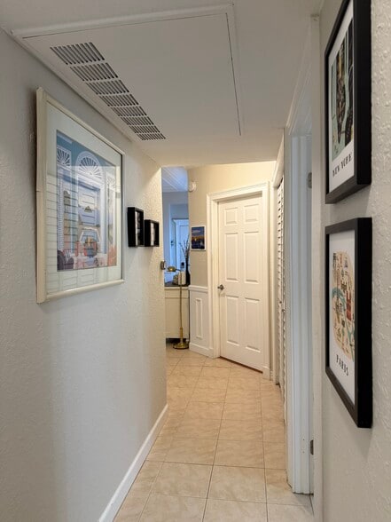 Hallway to guest bedroom - 1701 The Greens Way
