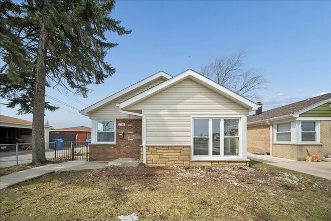 Building Photo - 7732 S Springfield Ave