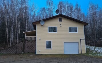 Building Photo - 3BR/3BA Home on 1.9 Acres – Mountain Views...