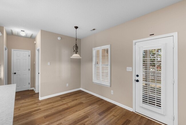 Building Photo - Great Location in the Heart of Madison!