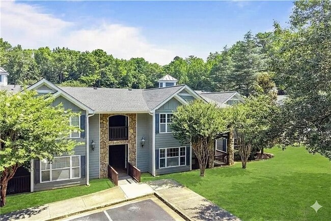 Primary Photo - 1002 Madison Ln S E