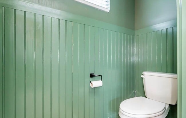 Building Photo - 3BR/2.5BA Home for Rent in Jeffersonville!  Two Car Attached Garage!