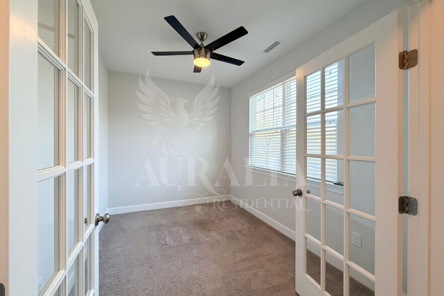 Building Photo - 1306 Farm Pond Trl