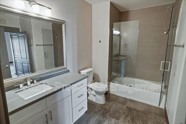 Building Photo - 24595 Town Center Dr