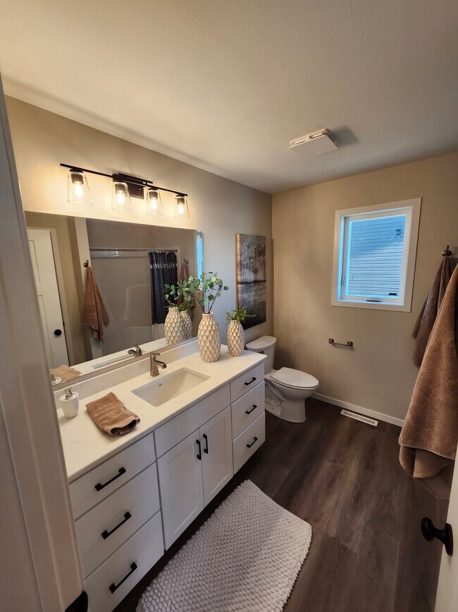 Building Photo - 5316 Welder Ave