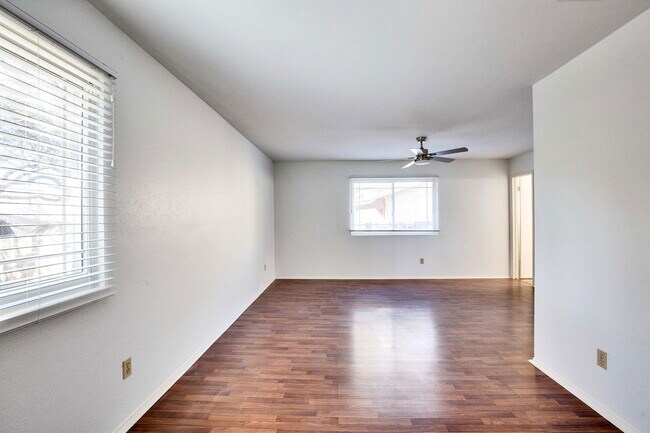 Building Photo - 8002 Croftwood Dr