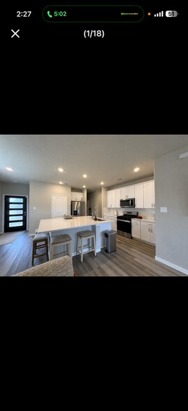 Building Photo - 205 Greenbriar Dr