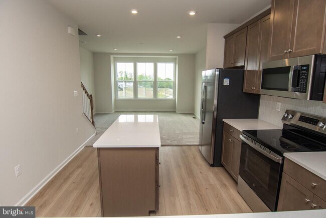 Building Photo - 9376 Tanfield Dr