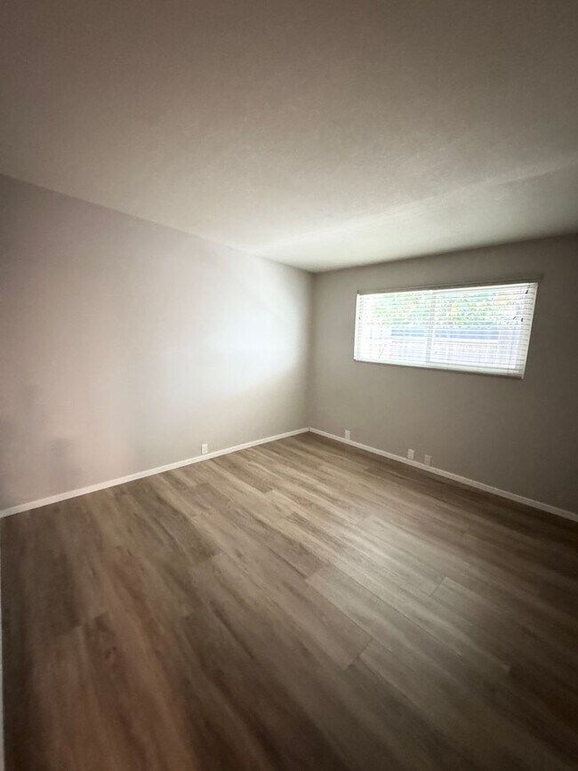 Building Photo - 1503 Brown Dr