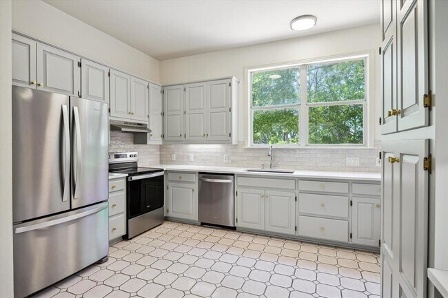 Primary Photo - 1700 Patterson Rd