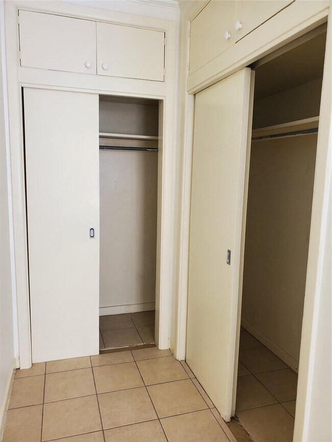 Building Photo - 3202 Grooms St