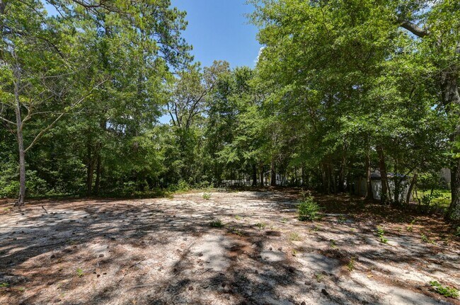 Building Photo - Charming 2 Bedroom Home, close to USC & lo...