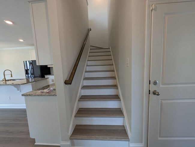 Building Photo - Modern Corner Lot Townhome located in the Ivy Ridge Community in South Carolina !