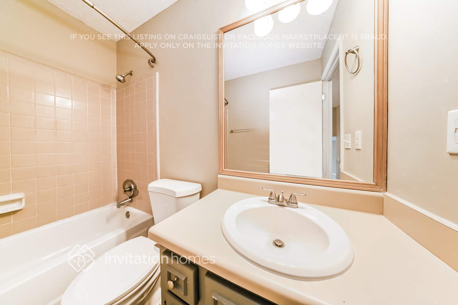 Building Photo - 6572 Oakwood Dr