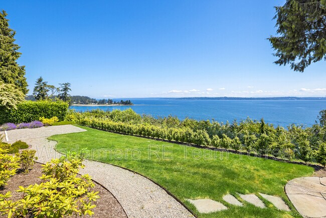 Building Photo - 10837 Bill Point Bluff NE