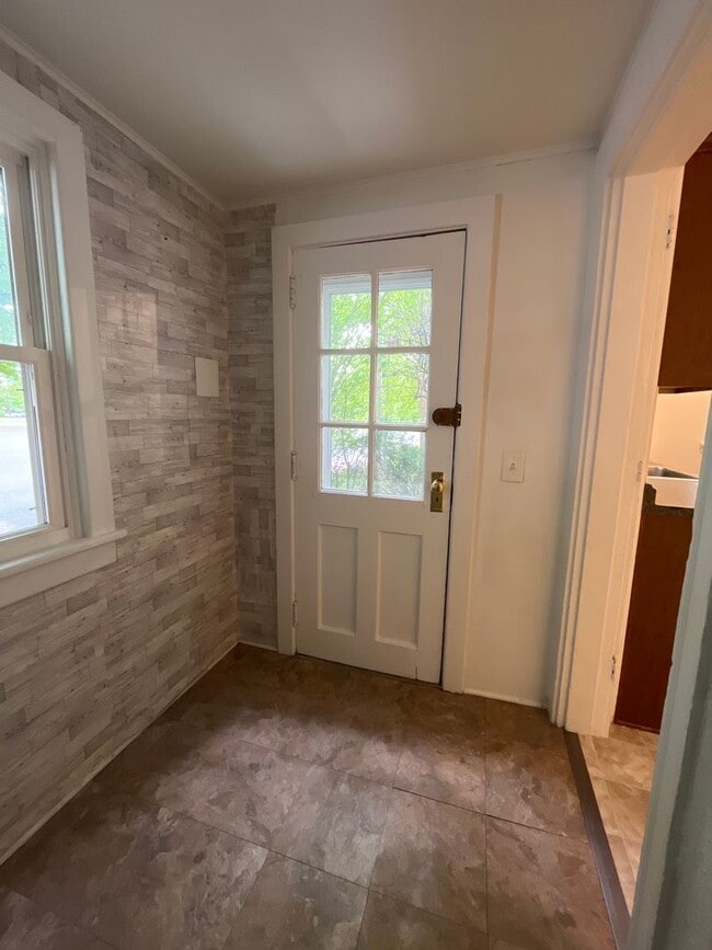 Building Photo - 3 Br 1 Bath Twin Home available in Bethlehem