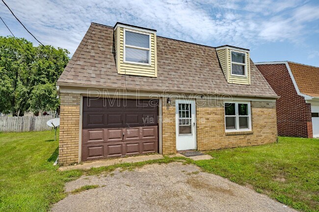 Building Photo - 442 Lamplighter Ln