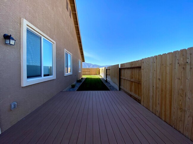 Building Photo - 3/2/2 Beautiful Home In Gardnerville Locat...
