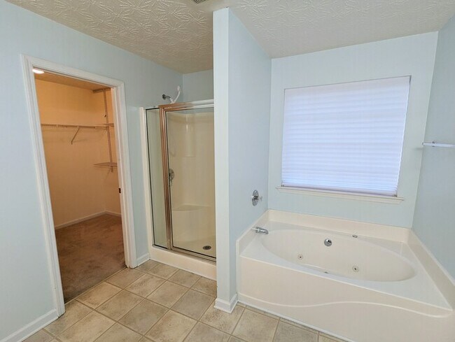 Building Photo - House 3 beds 2.5 baths