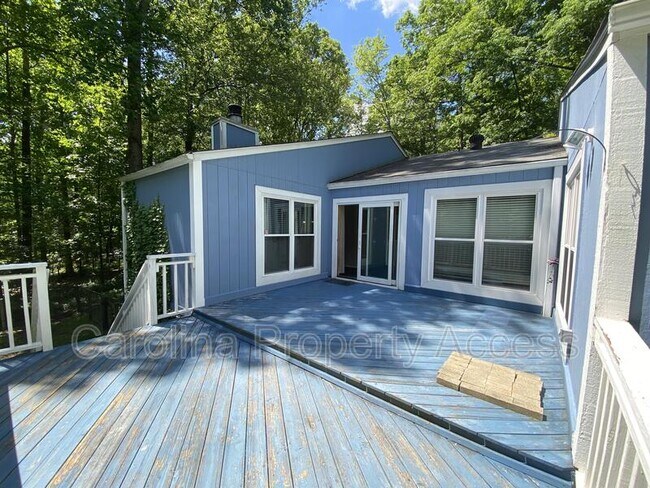 Building Photo - 102 Polks Pl