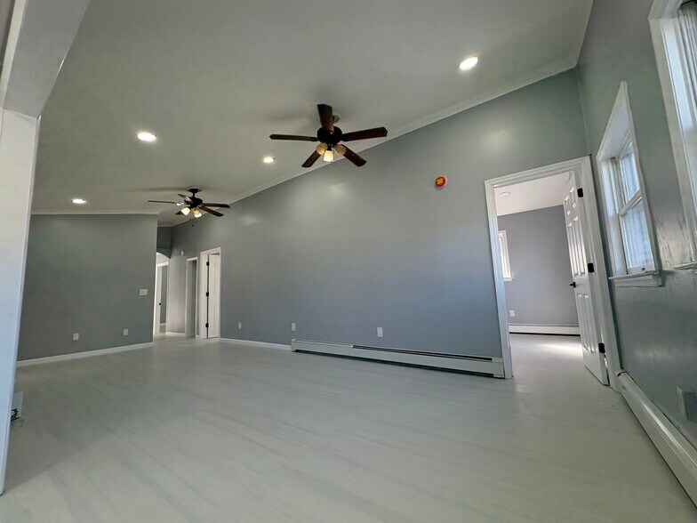 Building Photo - 1713 Binnacle Rd