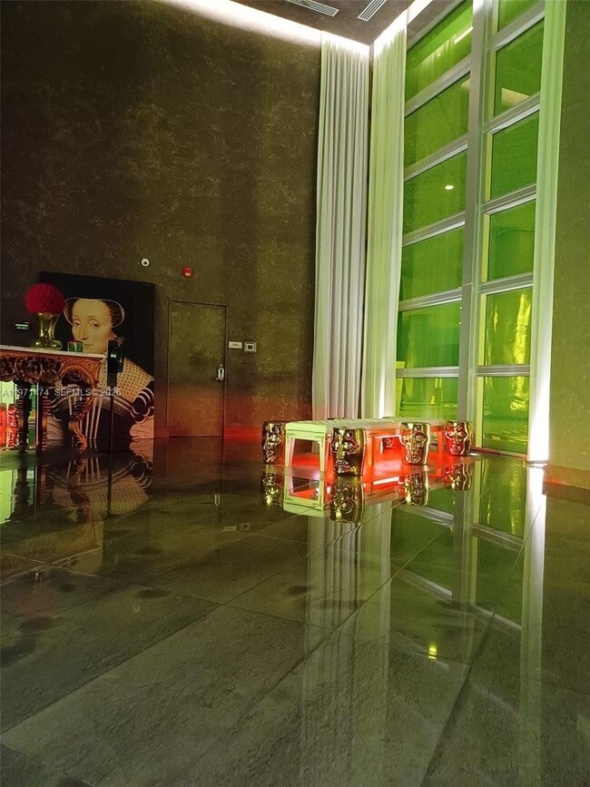 Building Photo - 495 Brickell Ave