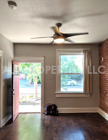 Building Photo - 1319 E 27th Ave