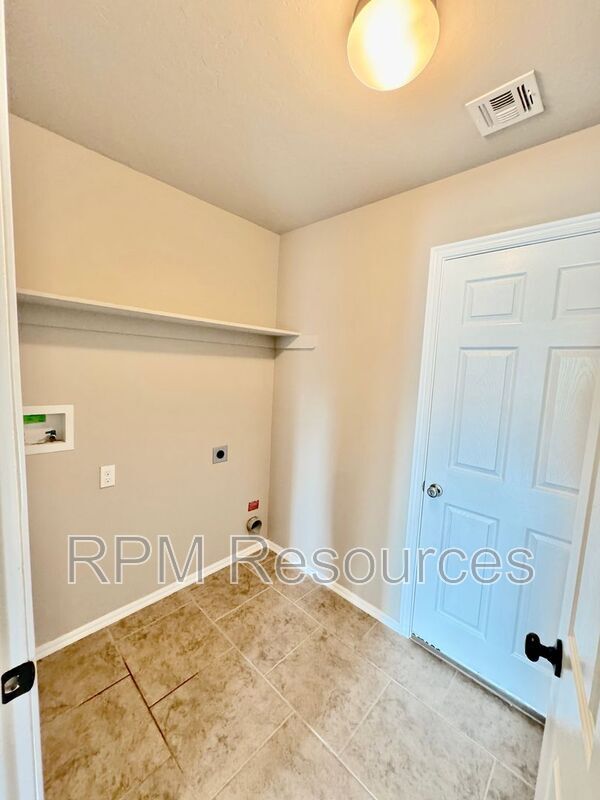 Building Photo - 2920 Cider Mill Ln