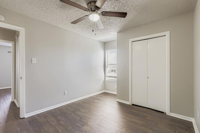 Building Photo - 11807 Acorn Creek Trail