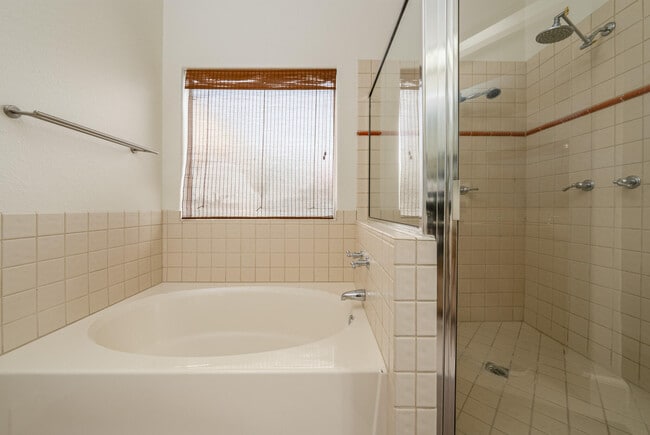 Building Photo - 30106 Avenida Alvera