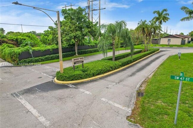 Building Photo - 4736 SW 136th Pl