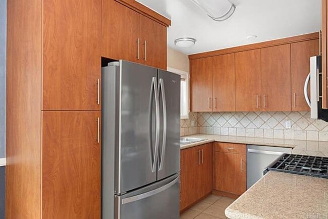 Building Photo - 3 Bedroom Condo Close to Base