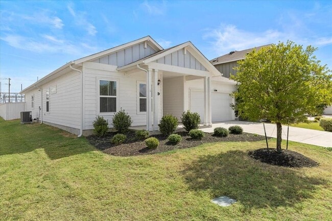 Building Photo - 261 Hortus Dr
