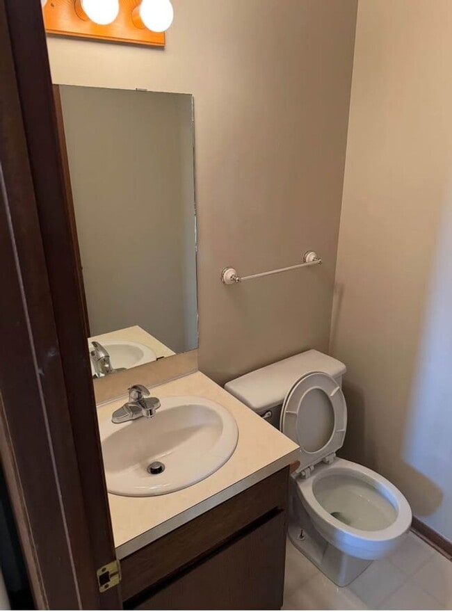 Building Photo - 2245 N Cedar Ave