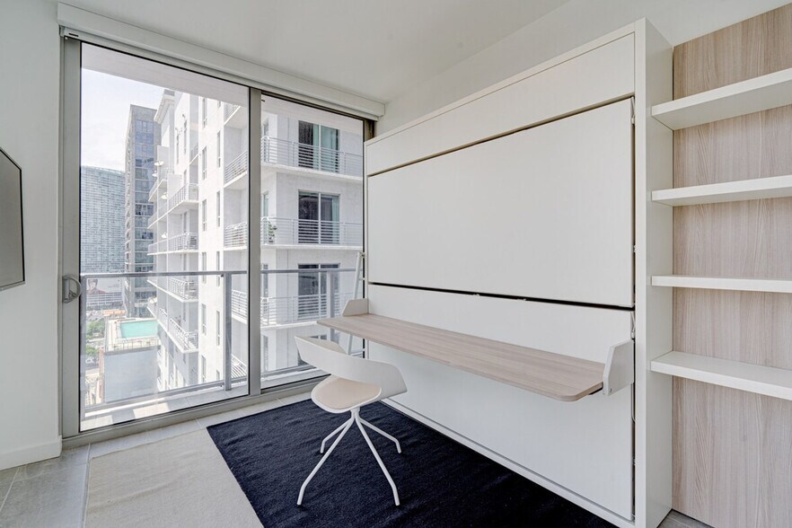 Building Photo - 209 NE 3rd St