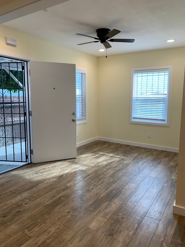 Building Photo - 10315 S Figueroa St