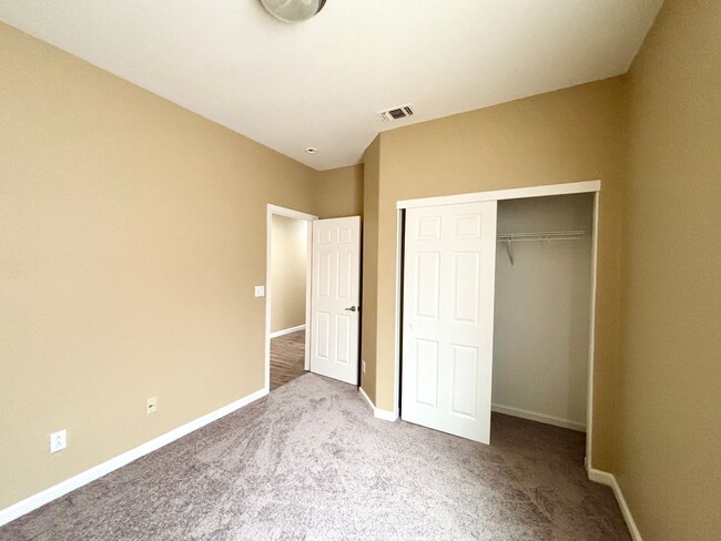 Building Photo - North Merced: $2200 4 bed 2 bath single st...