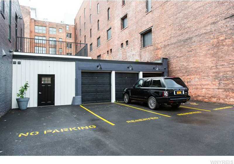 Building Photo - 220 Franklin St