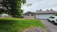 Building Photo - 411 Westview Dr