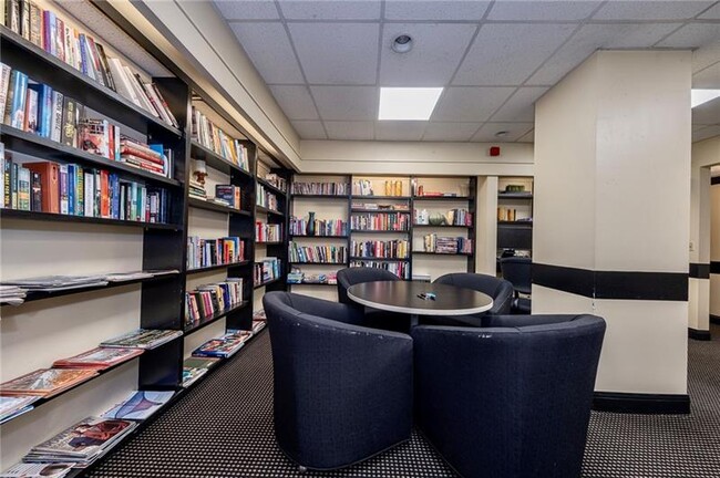 Building Photo - 320 Fort Duquesne Blvd