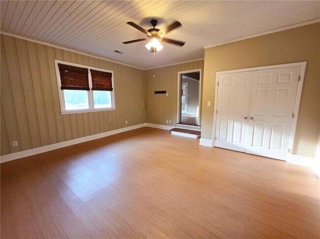 Building Photo - 516 Monroe Hwy